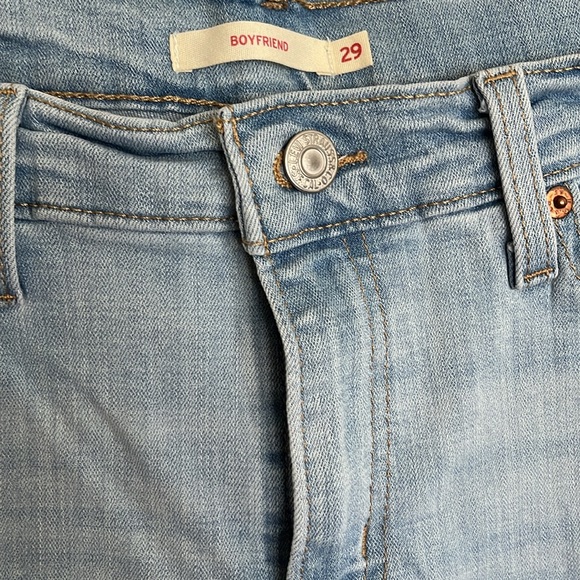 Levi’s Boyfriend Jeans - Picture 2 of 3